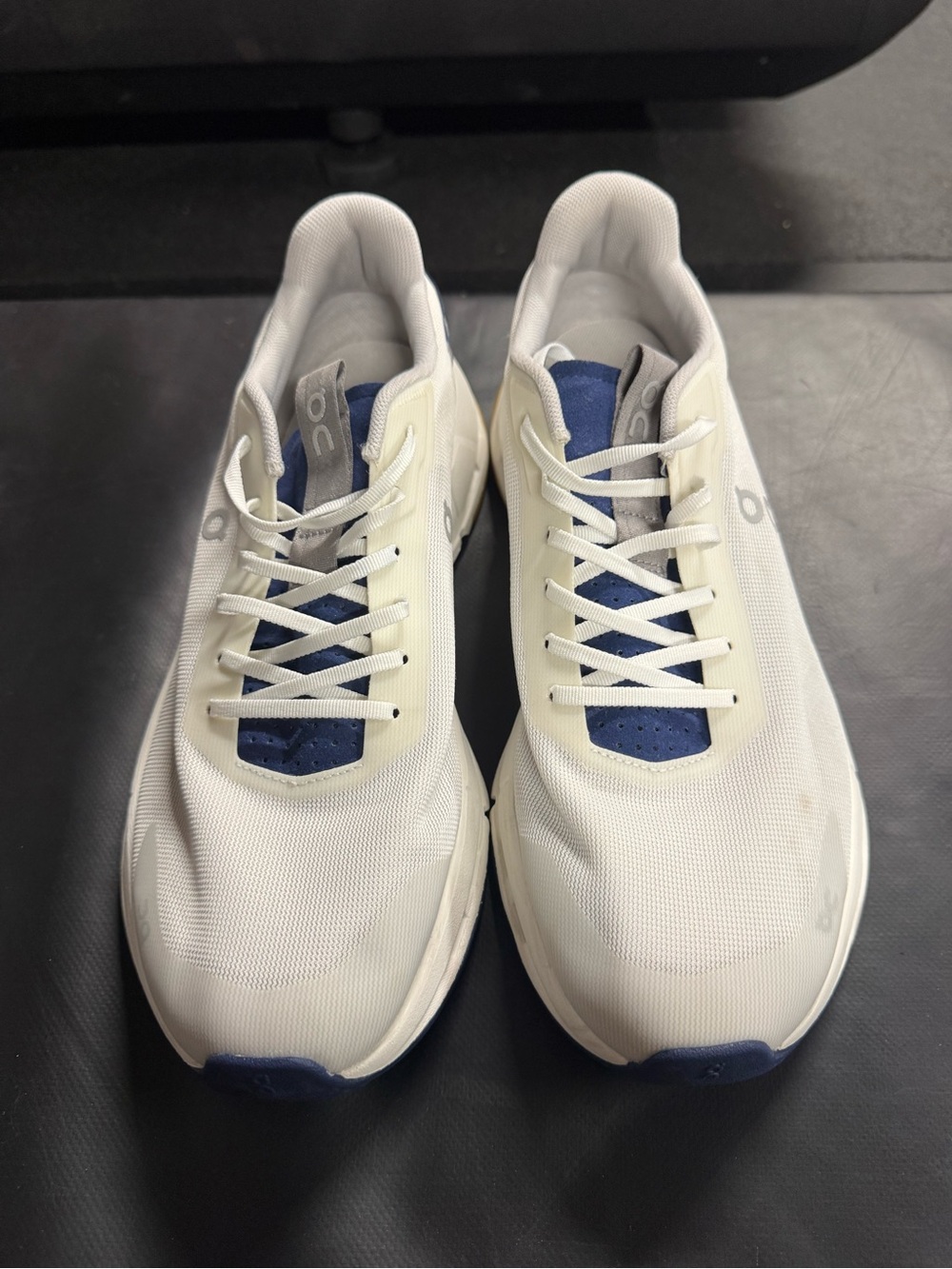 On Running Men's Cloudnova Sneakers with Navy Accents Size 10.5 - Picture 5 of 5